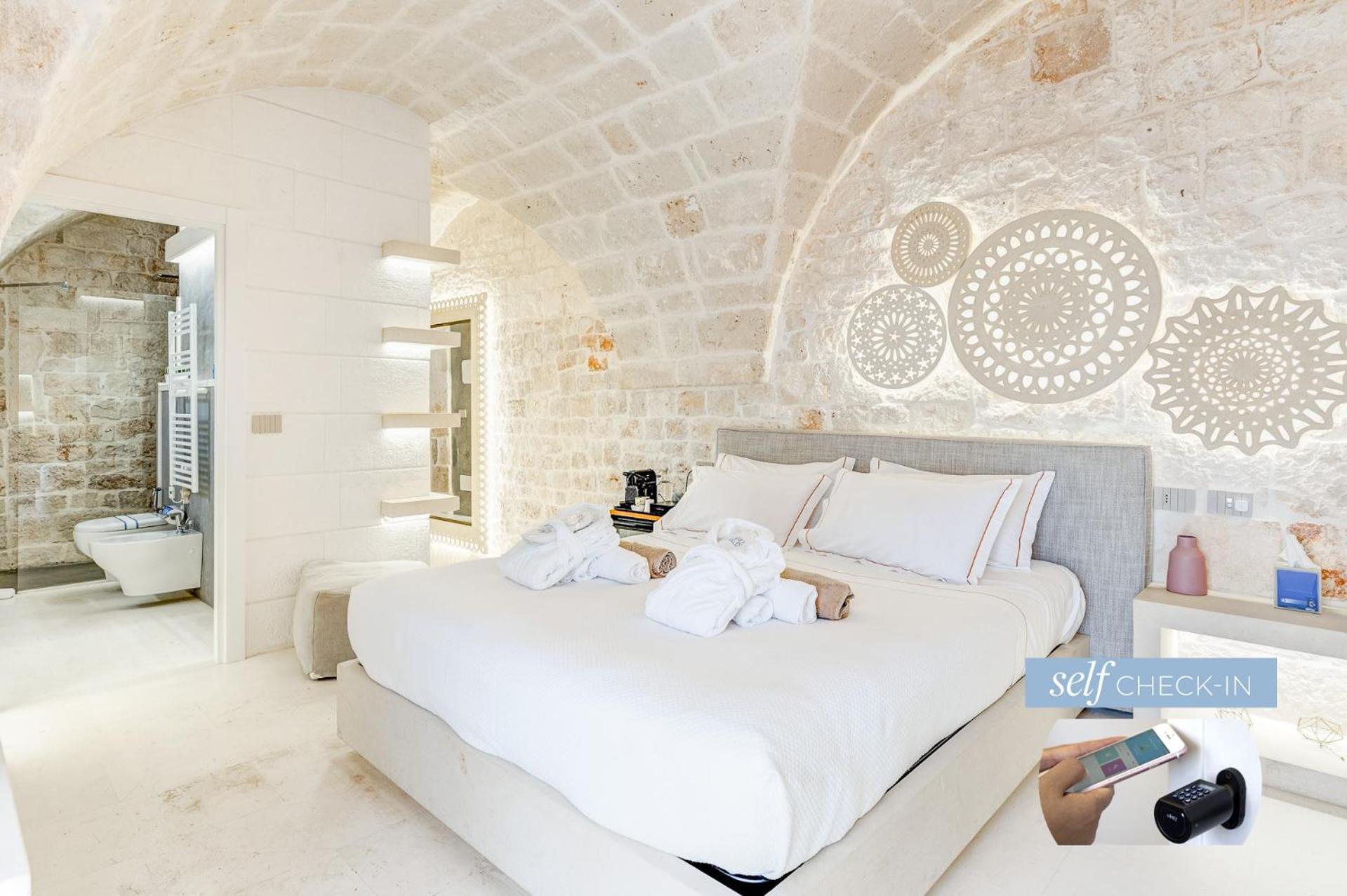 Vico Bianco Raro Smart Rooms Collection Ostuni Exterior photo