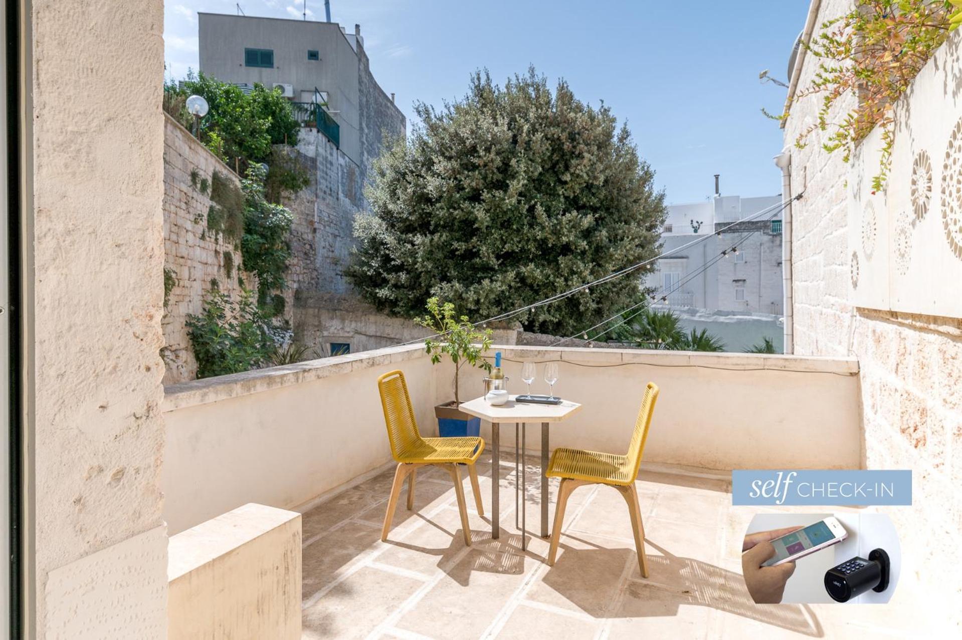 Vico Bianco Raro Smart Rooms Collection Ostuni Exterior photo