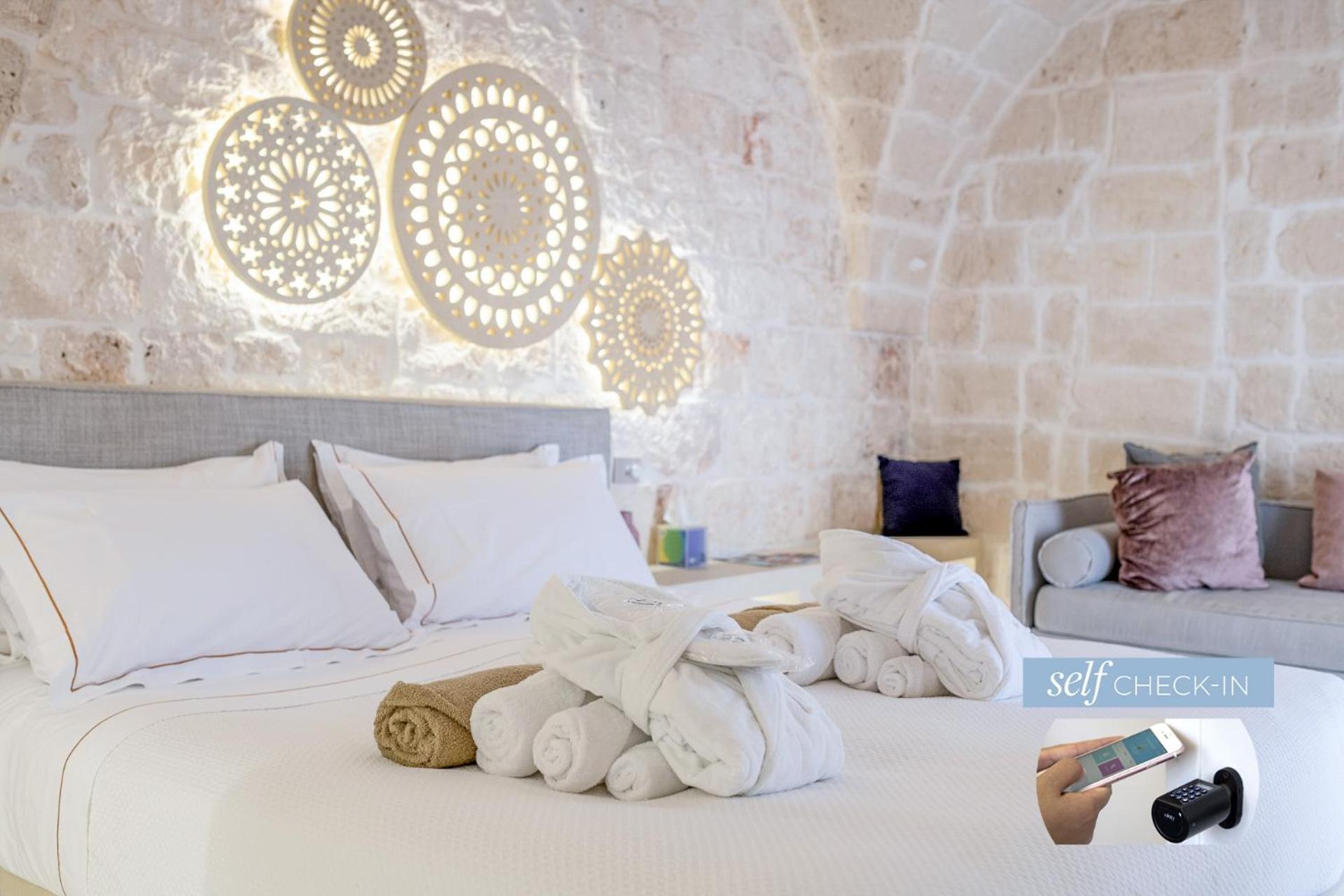 Vico Bianco Raro Smart Rooms Collection Ostuni Exterior photo