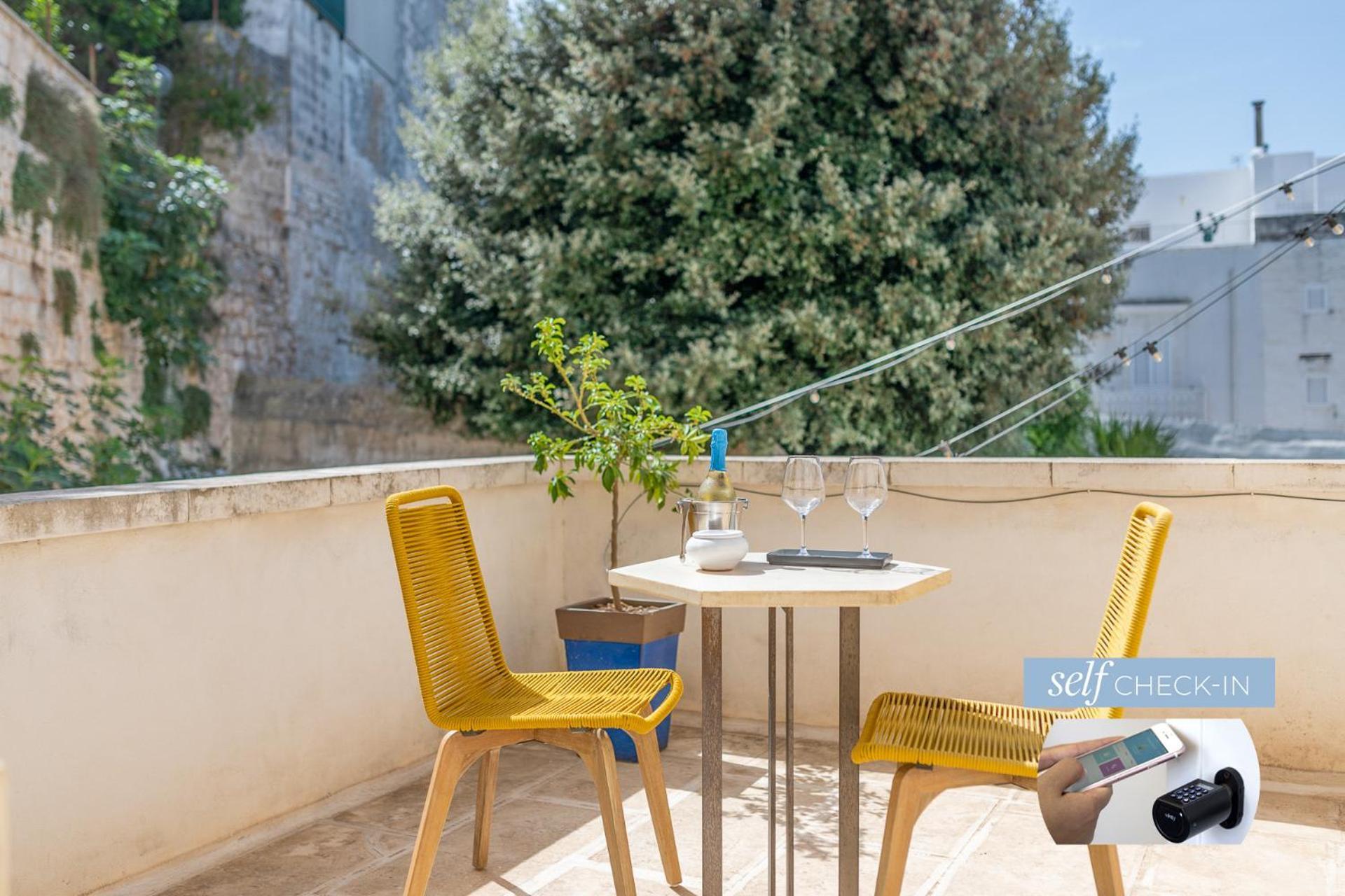 Vico Bianco Raro Smart Rooms Collection Ostuni Exterior photo