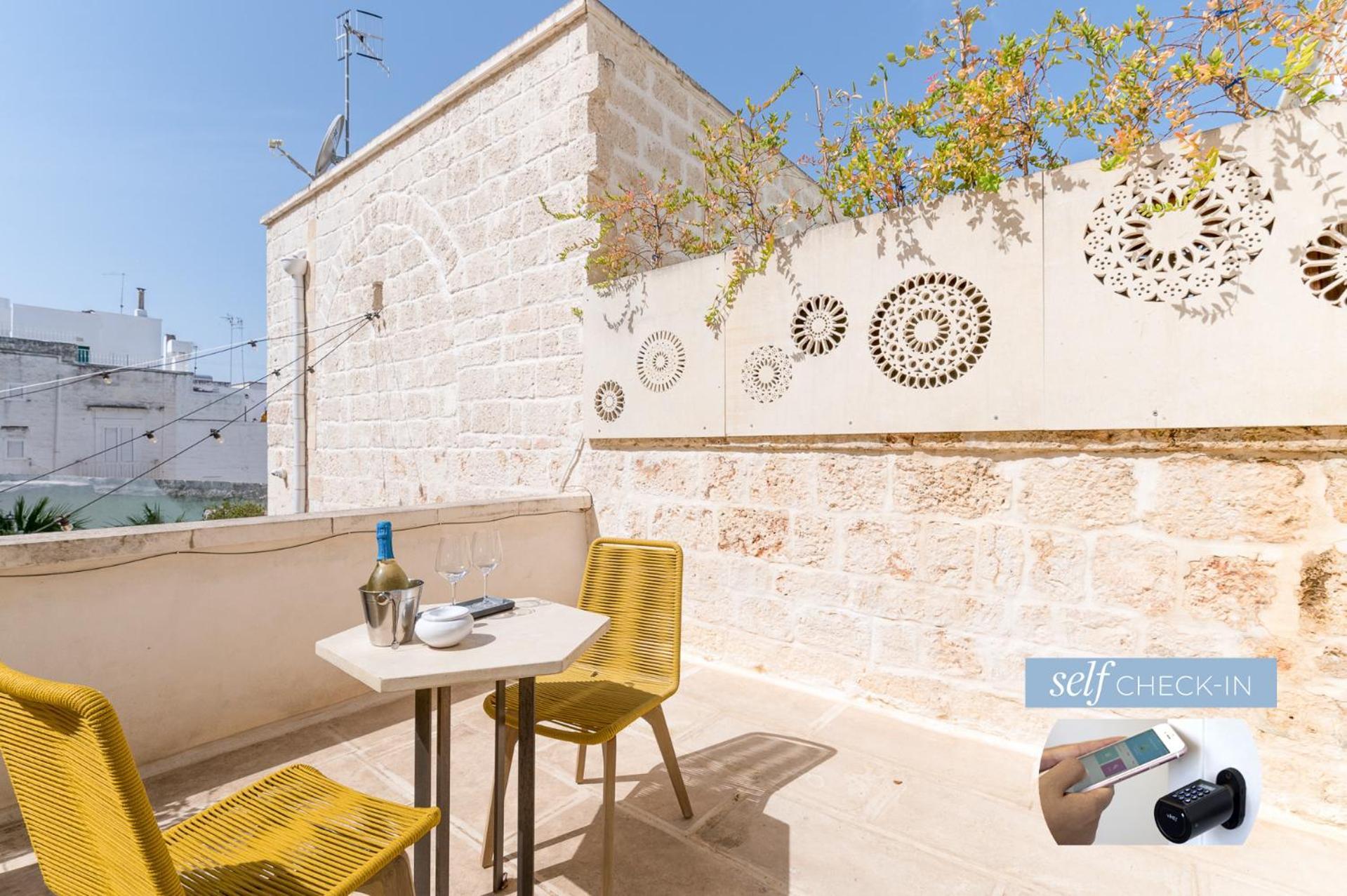 Vico Bianco Raro Smart Rooms Collection Ostuni Exterior photo