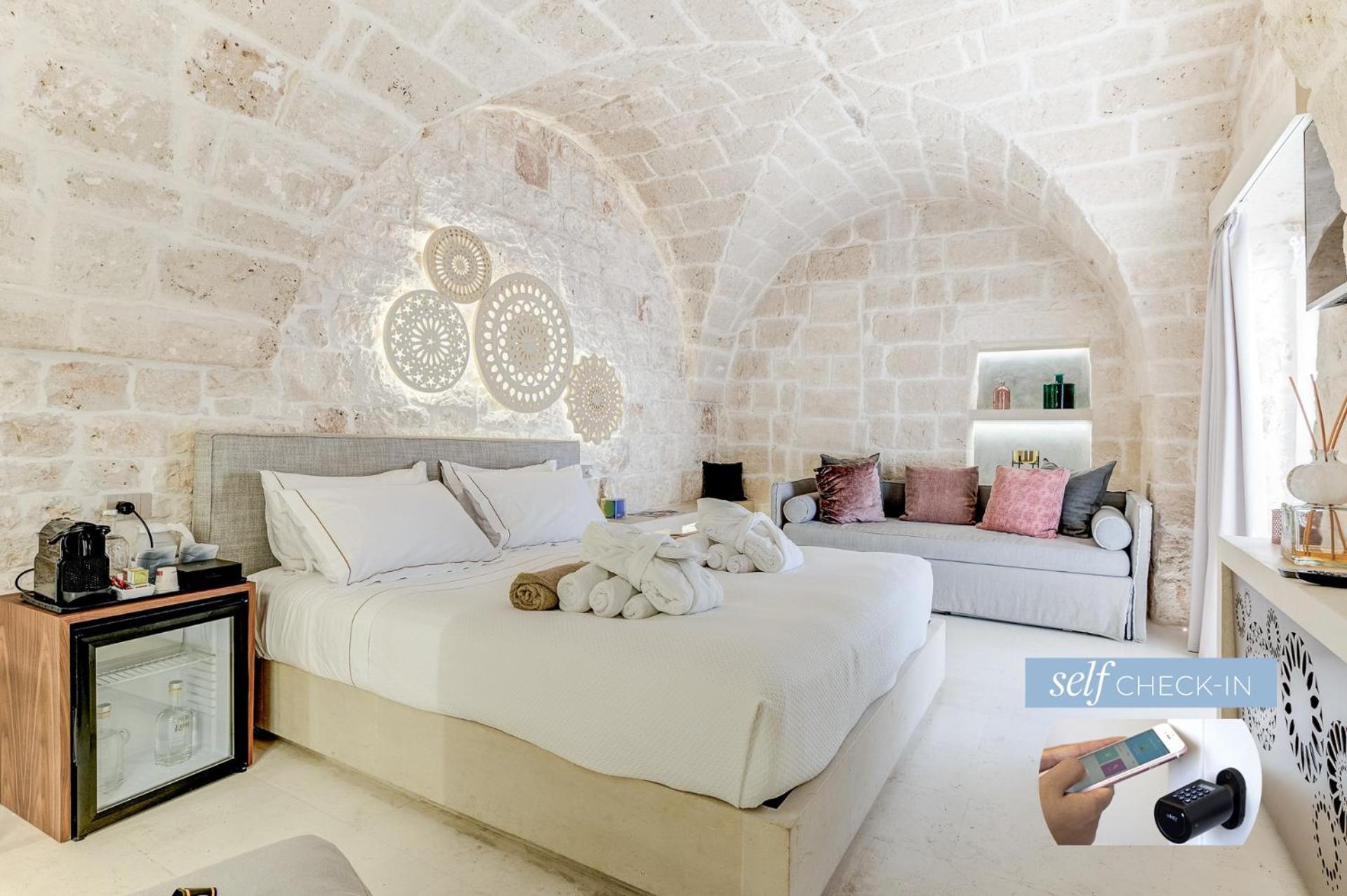 Vico Bianco Raro Smart Rooms Collection Ostuni Exterior photo