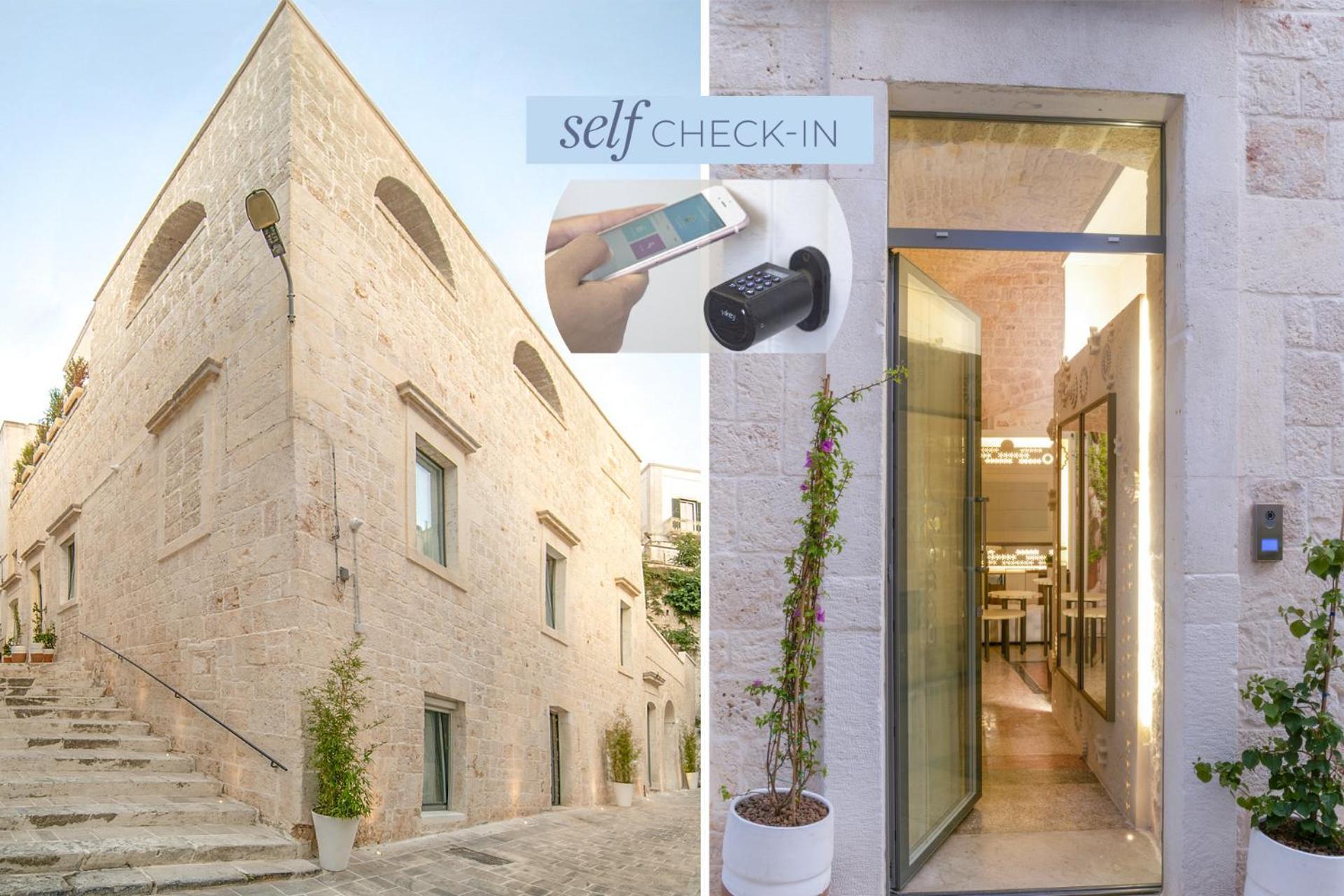 Vico Bianco Raro Smart Rooms Collection Ostuni Exterior photo