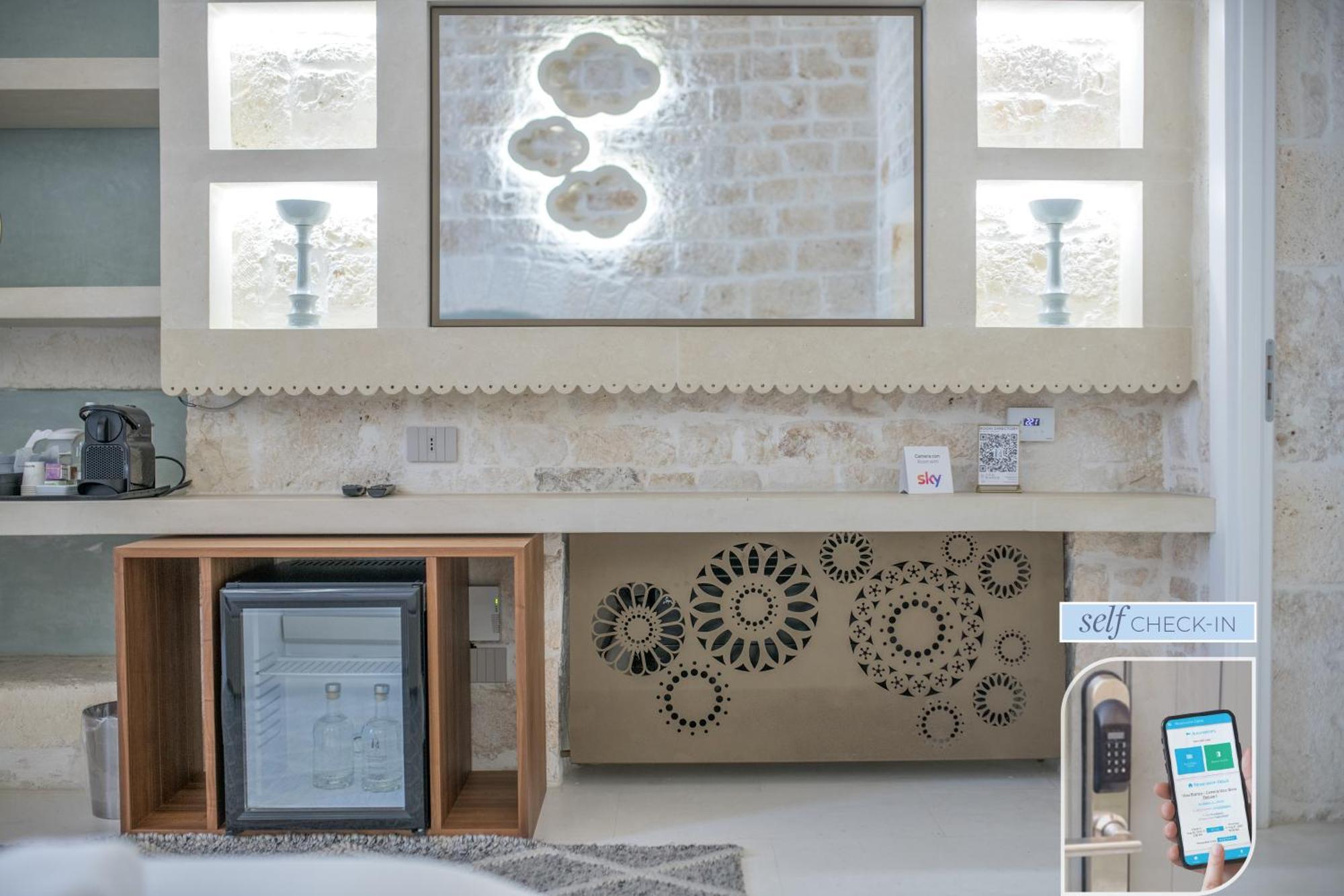 Vico Bianco Raro Smart Rooms Collection Ostuni Exterior photo