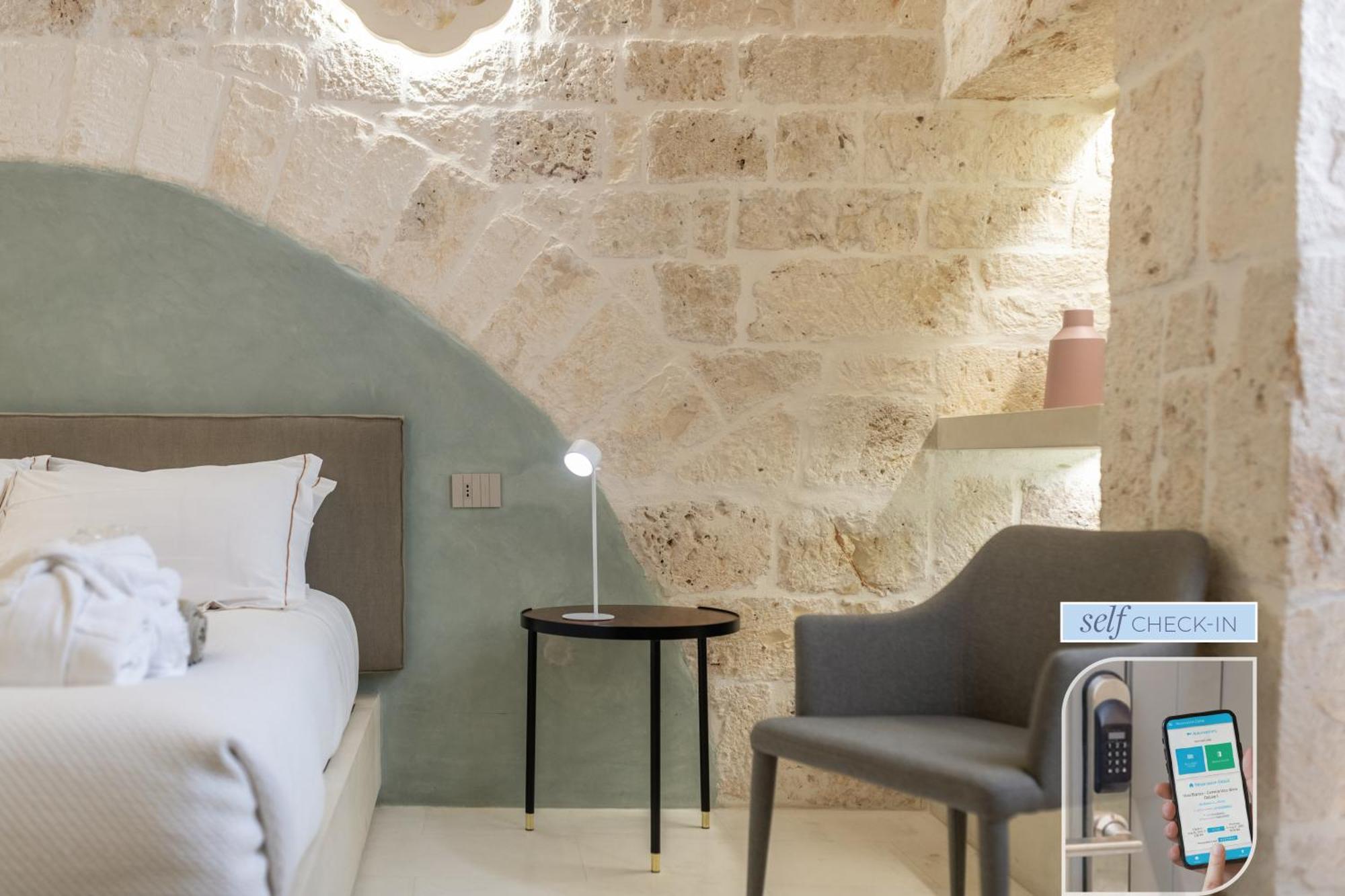 Vico Bianco Raro Smart Rooms Collection Ostuni Exterior photo