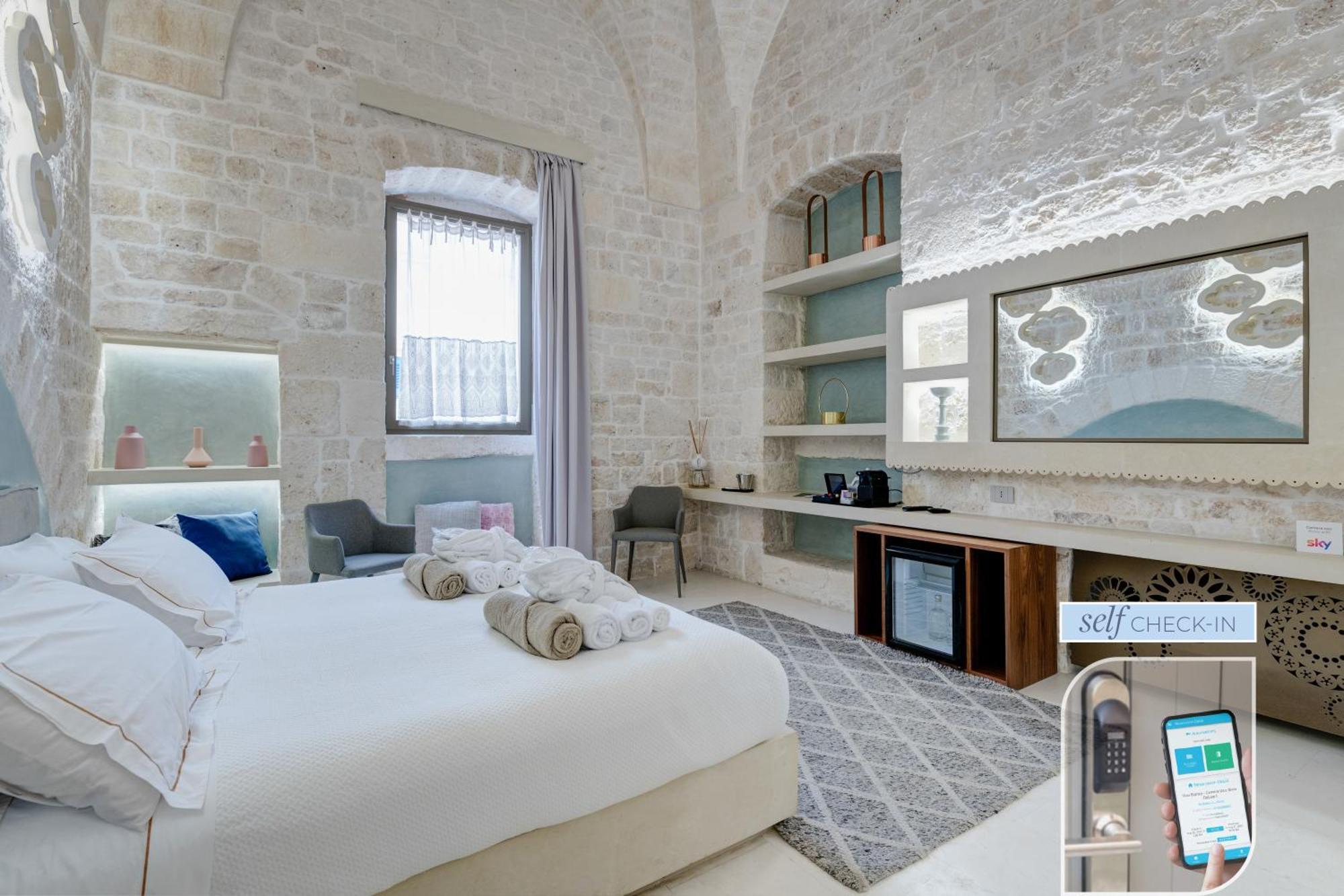 Vico Bianco Raro Smart Rooms Collection Ostuni Exterior photo