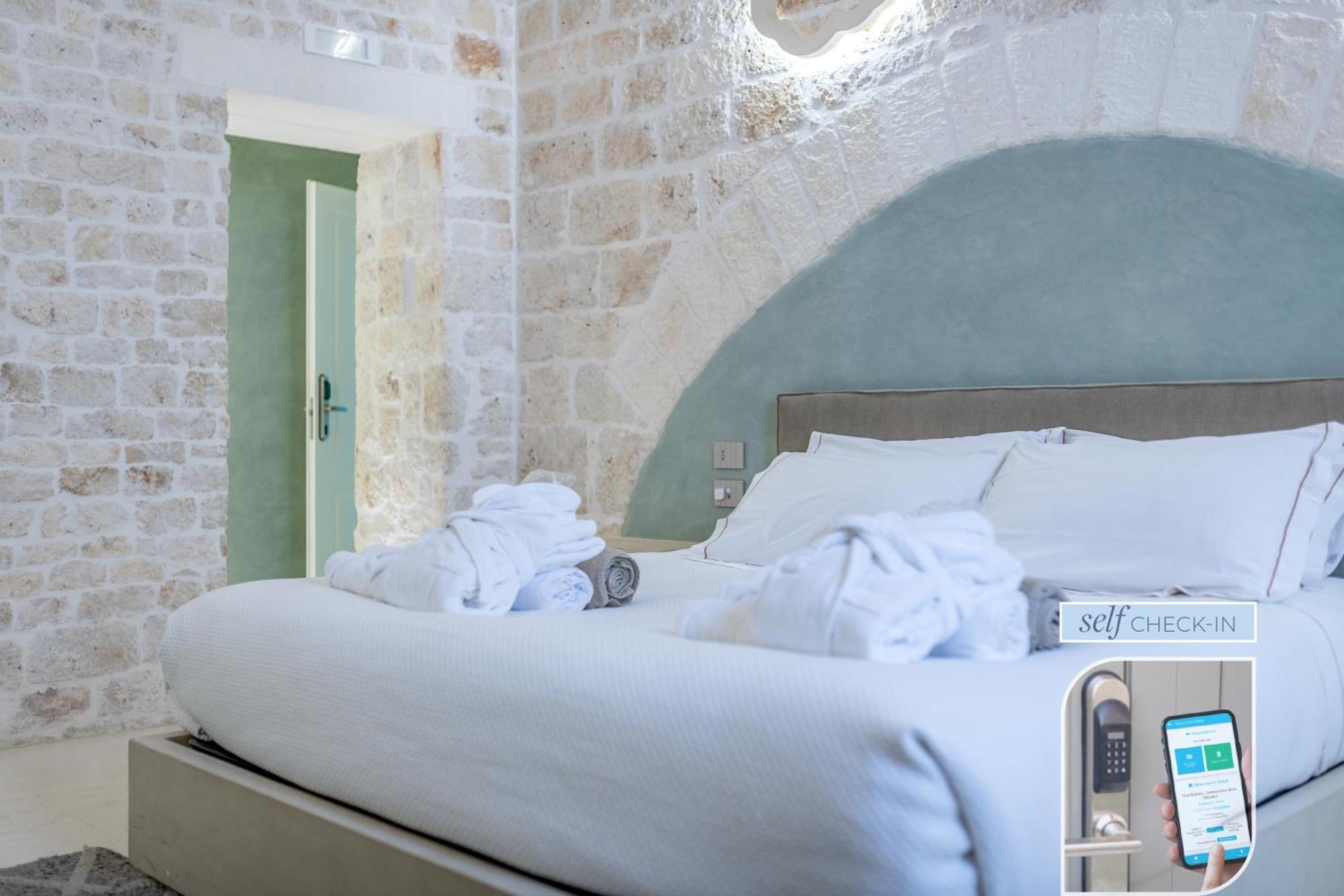Vico Bianco Raro Smart Rooms Collection Ostuni Exterior photo
