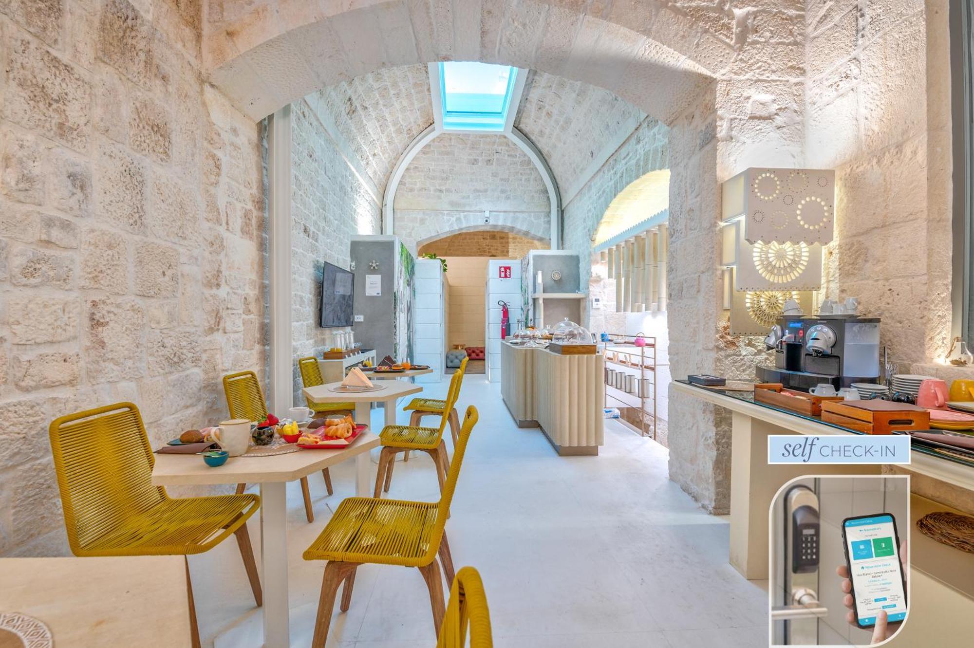Vico Bianco Raro Smart Rooms Collection Ostuni Exterior photo
