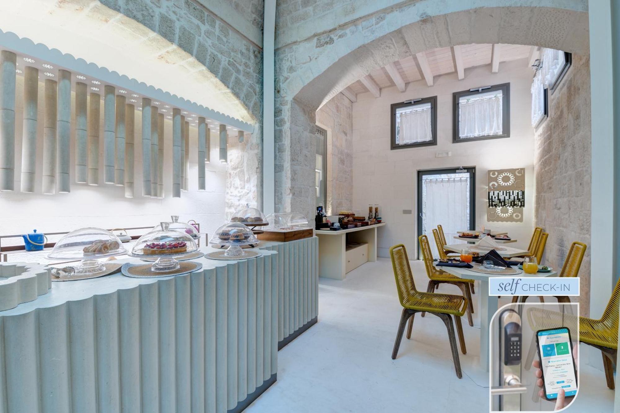Vico Bianco Raro Smart Rooms Collection Ostuni Exterior photo