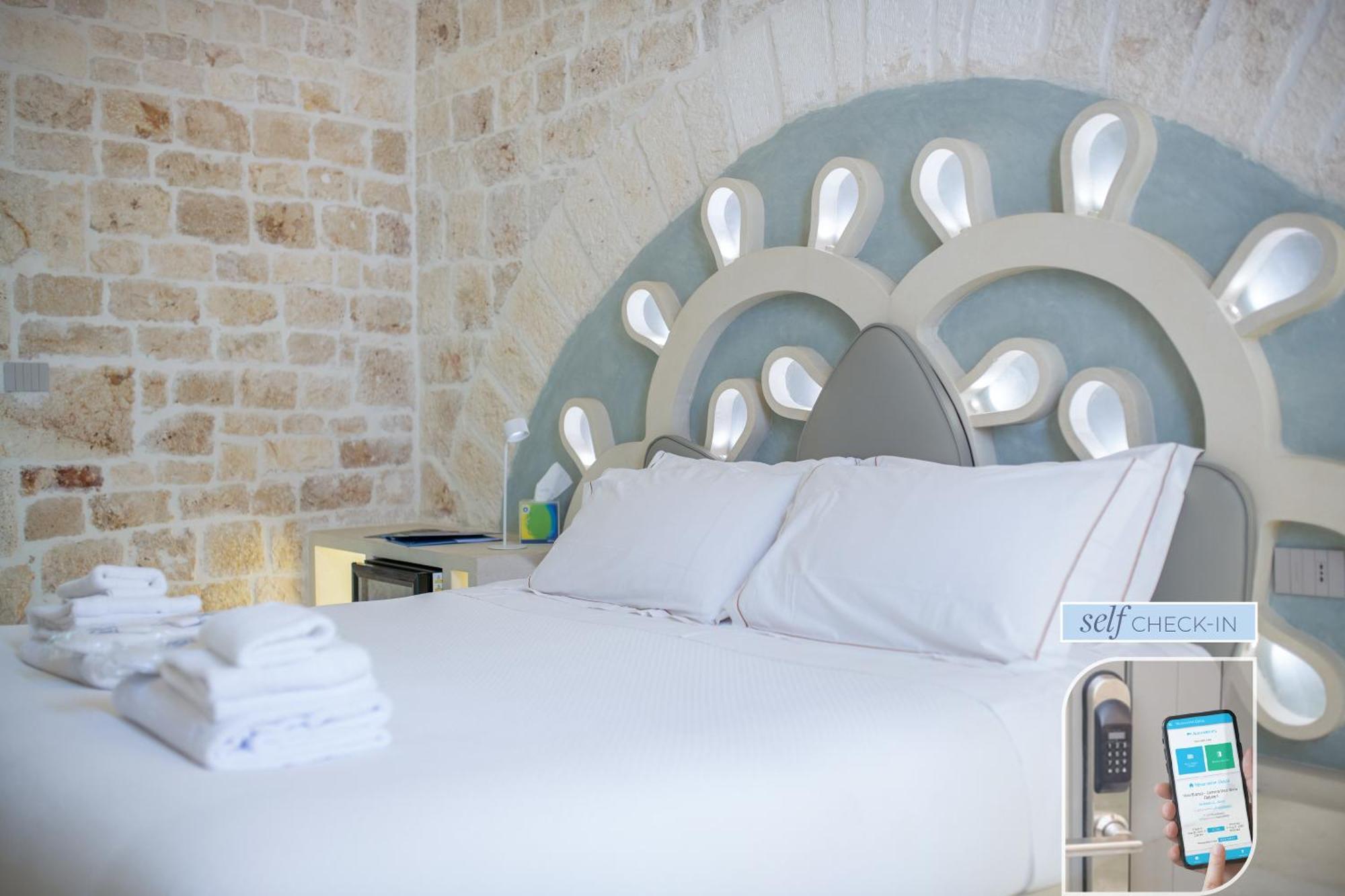 Vico Bianco Raro Smart Rooms Collection Ostuni Exterior photo