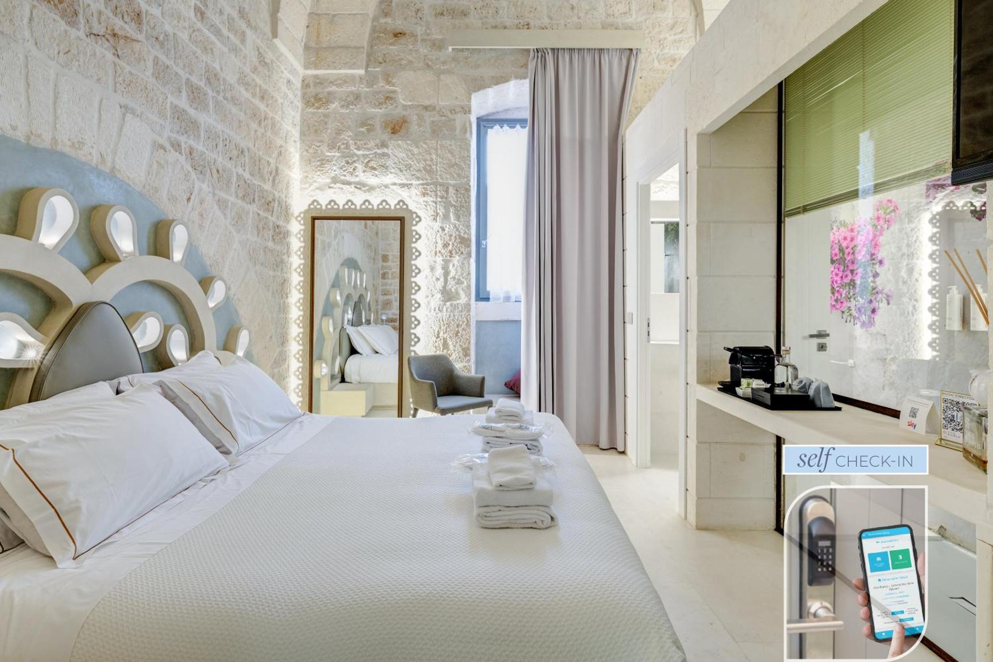 Vico Bianco Raro Smart Rooms Collection Ostuni Exterior photo