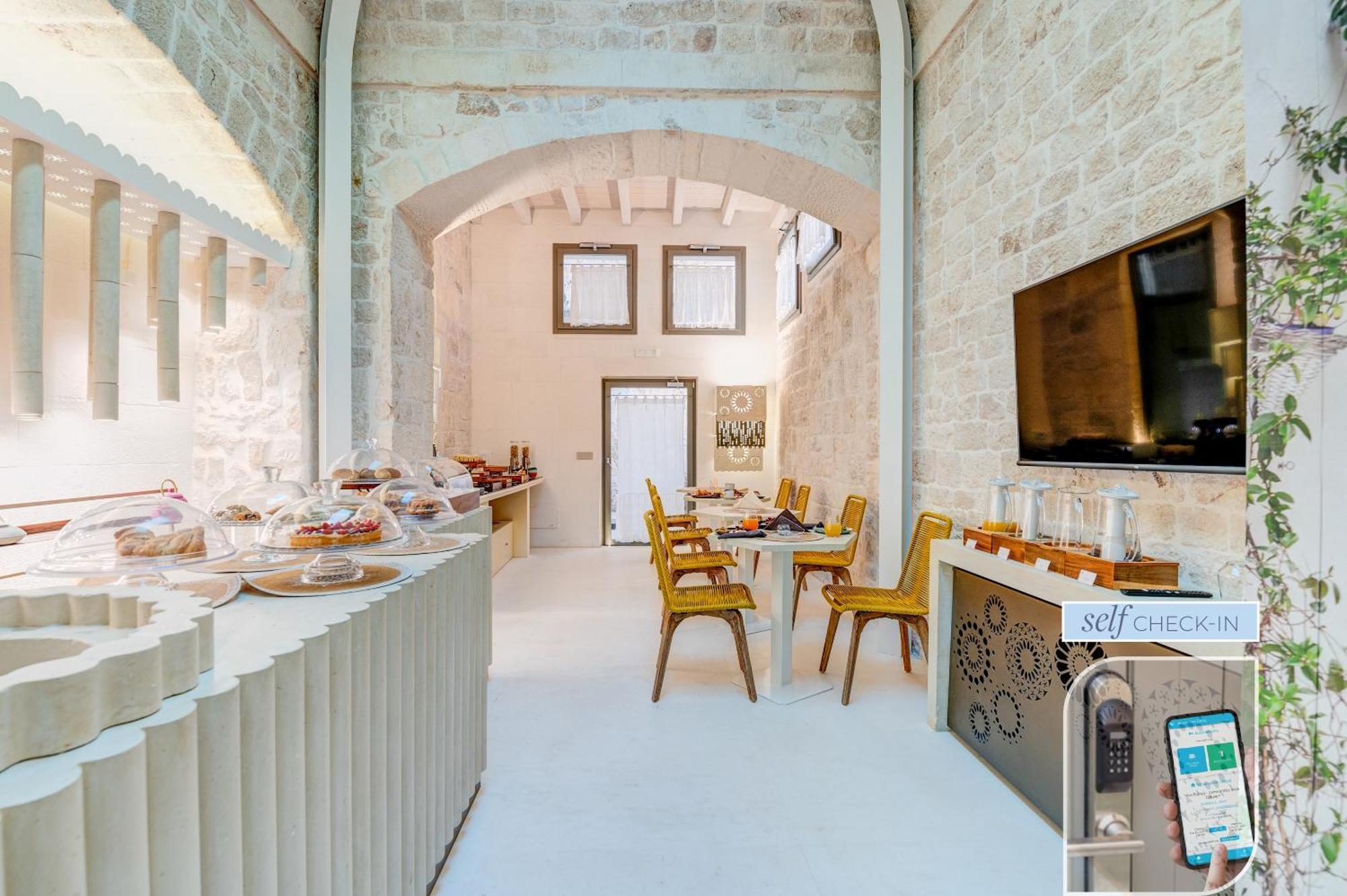 Vico Bianco Raro Smart Rooms Collection Ostuni Exterior photo